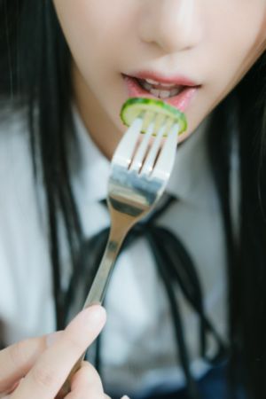 锦衣之下免费全集在线看_BD韩语神马影院手机在线